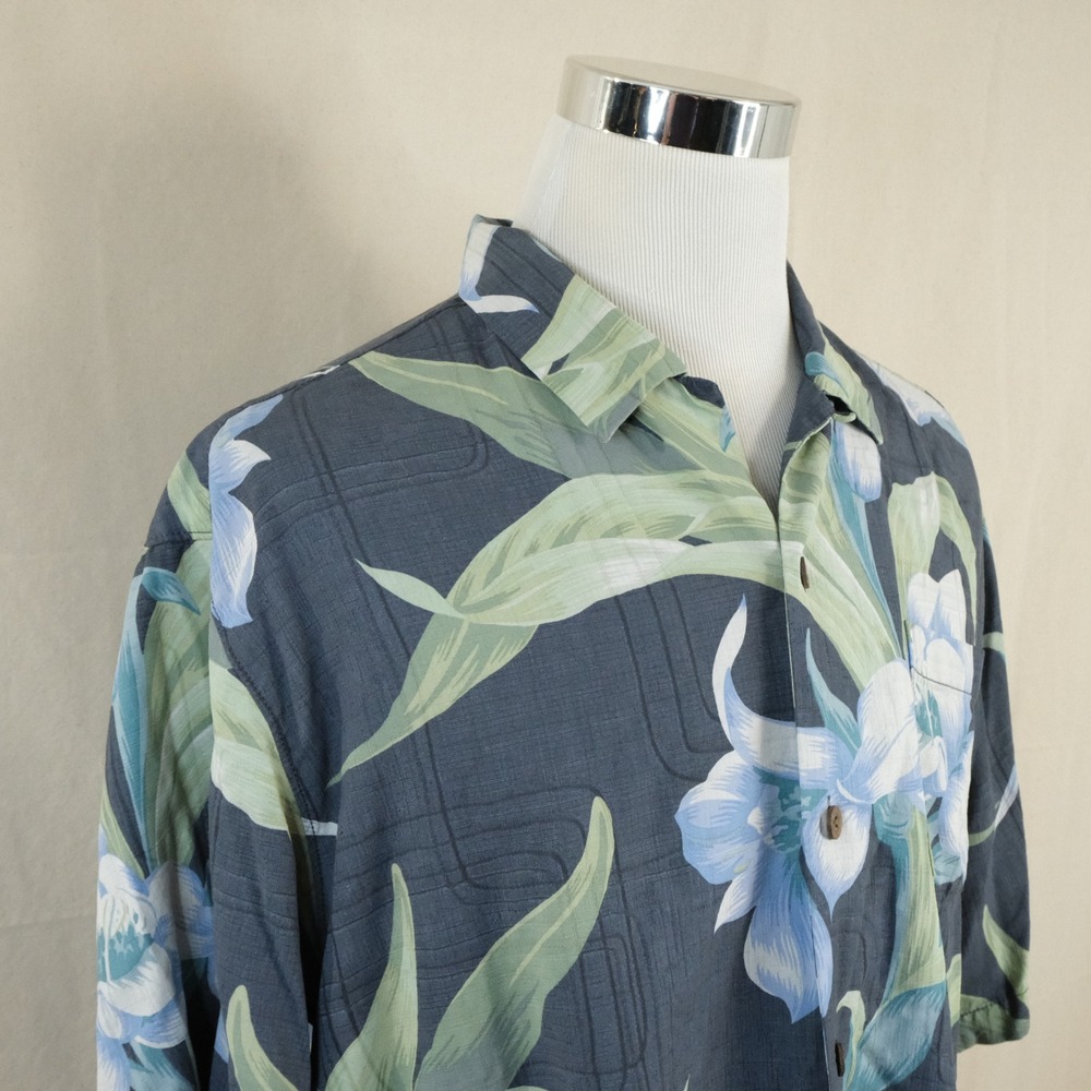 Tommy Bahama XL Hawaiian Aloha Shrit Gray Blue Floral 100% Silk Short Sleeve